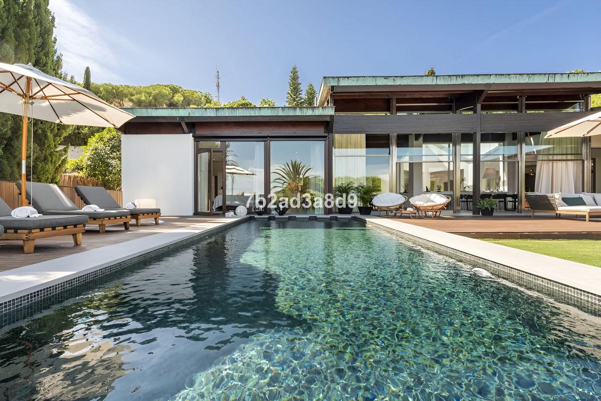 Villa Detached in Nueva Andalucía