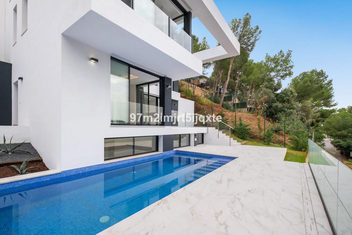 Villa Detached in Pinares de San Antón