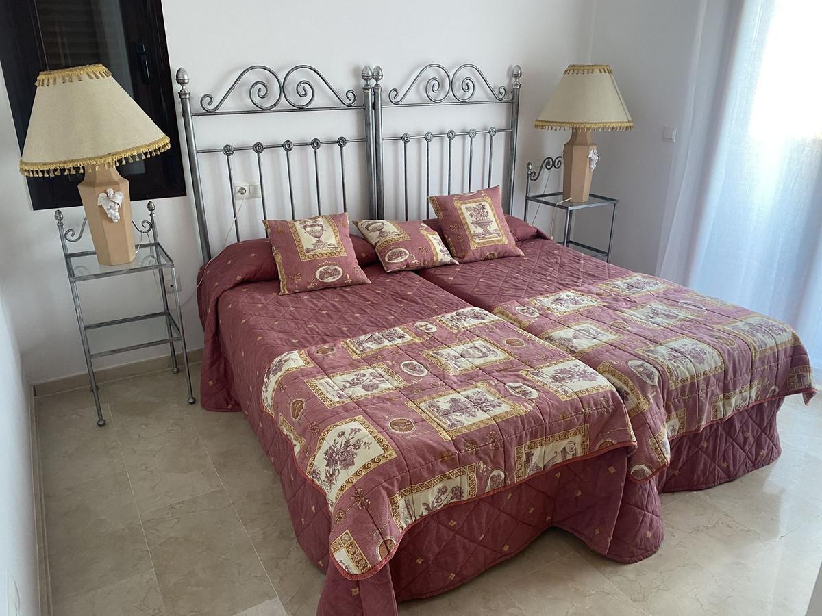 Apartment Middle Floor in Estepona
