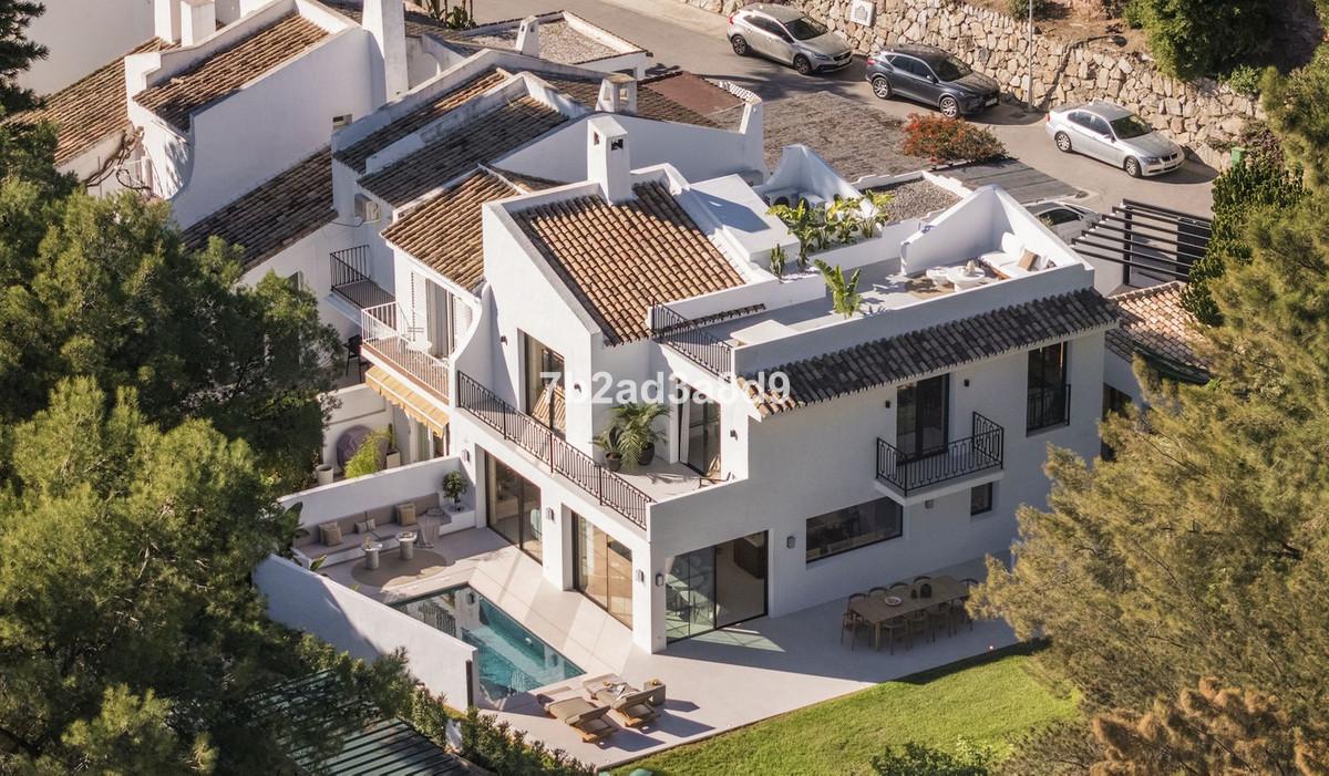 Villa Semi Detached in Nueva Andalucía