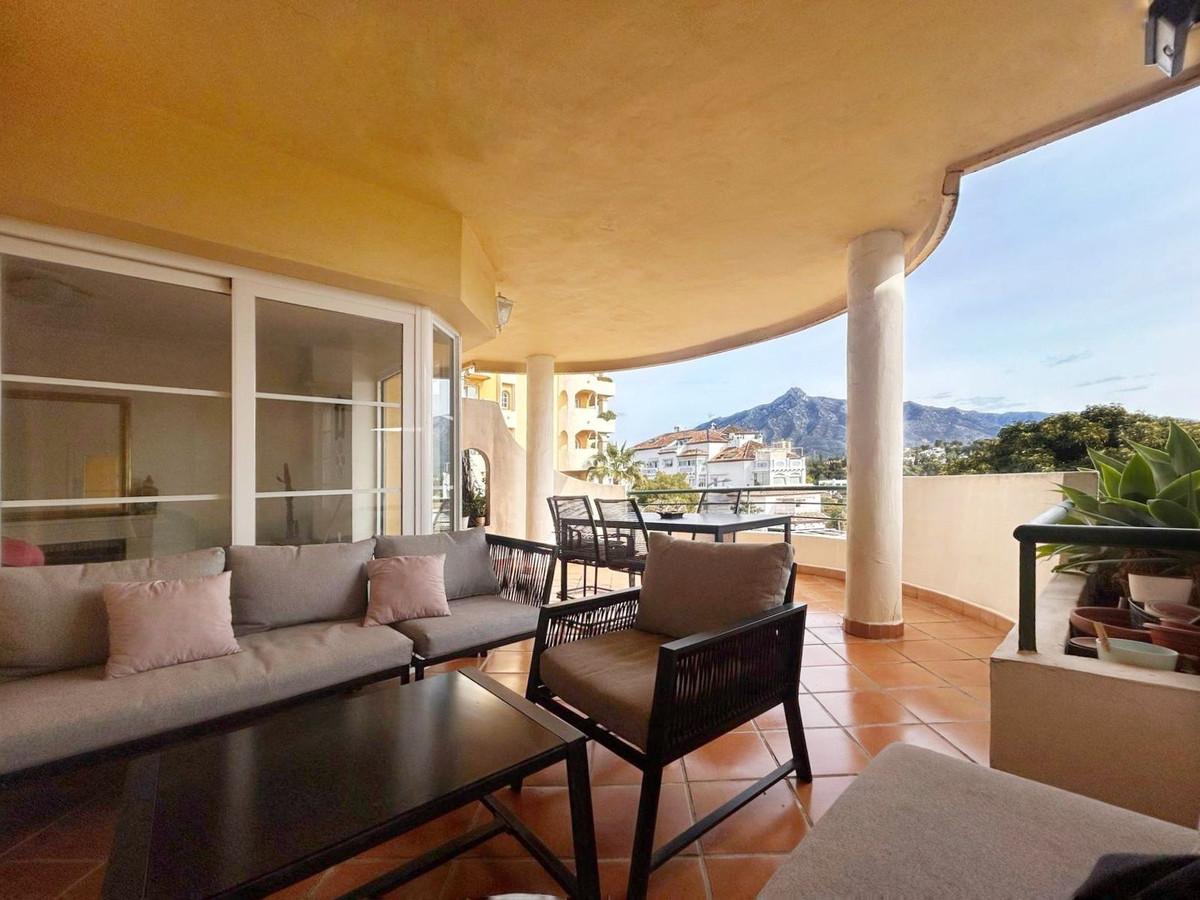 Apartment Middle Floor in Nueva Andalucía