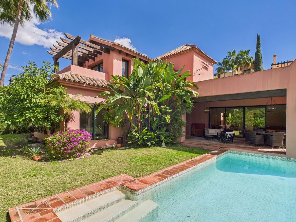 Villa Detached in Estepona