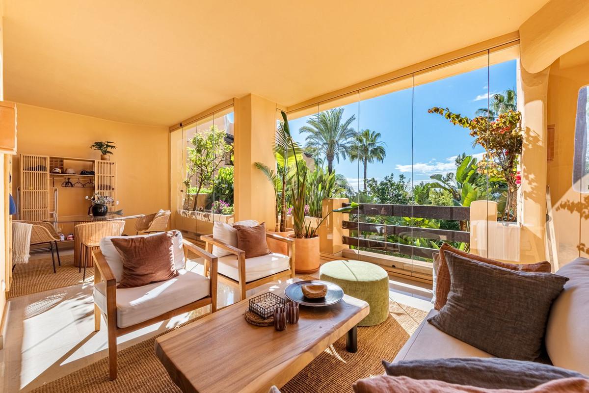 Apartment Middle Floor in Sierra Blanca