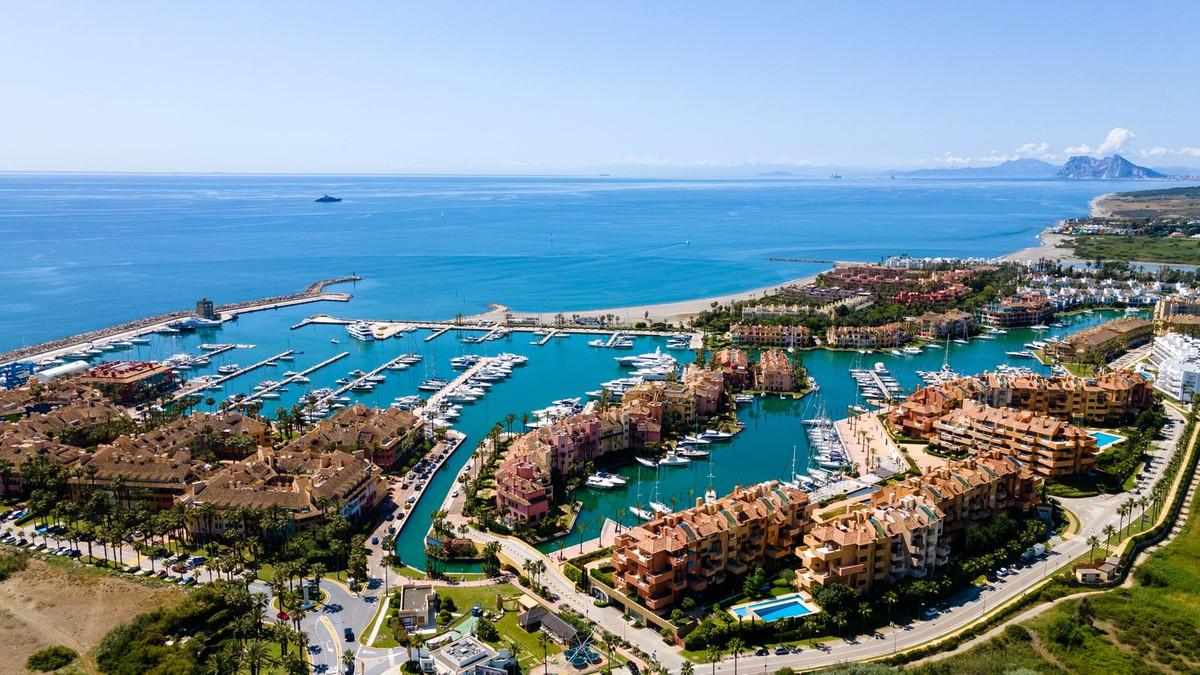 Commercial Commercial Premises in Sotogrande Costa