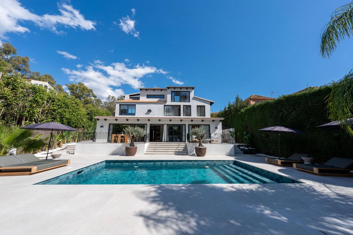 Villa Detached in Nueva Andalucía