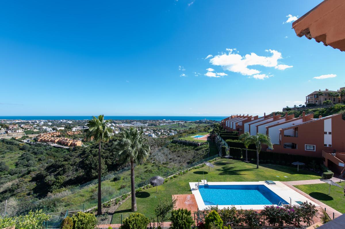 Townhouse Terraced in El Paraiso