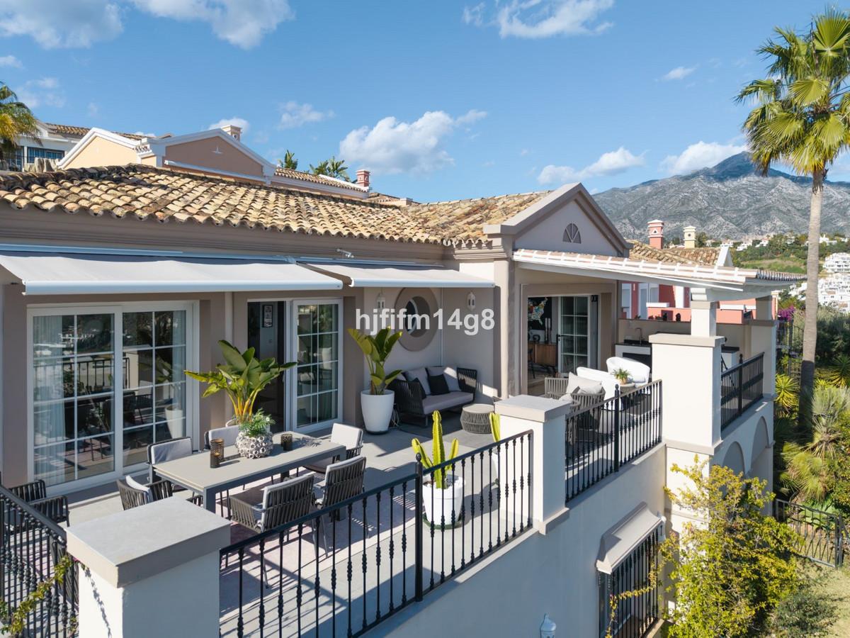 Villa Semi Detached in Nueva Andalucía