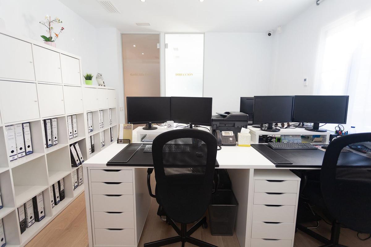 Commercial Office in Calahonda