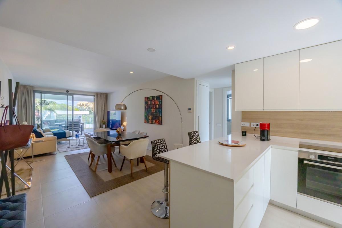 Apartment Middle Floor in Estepona