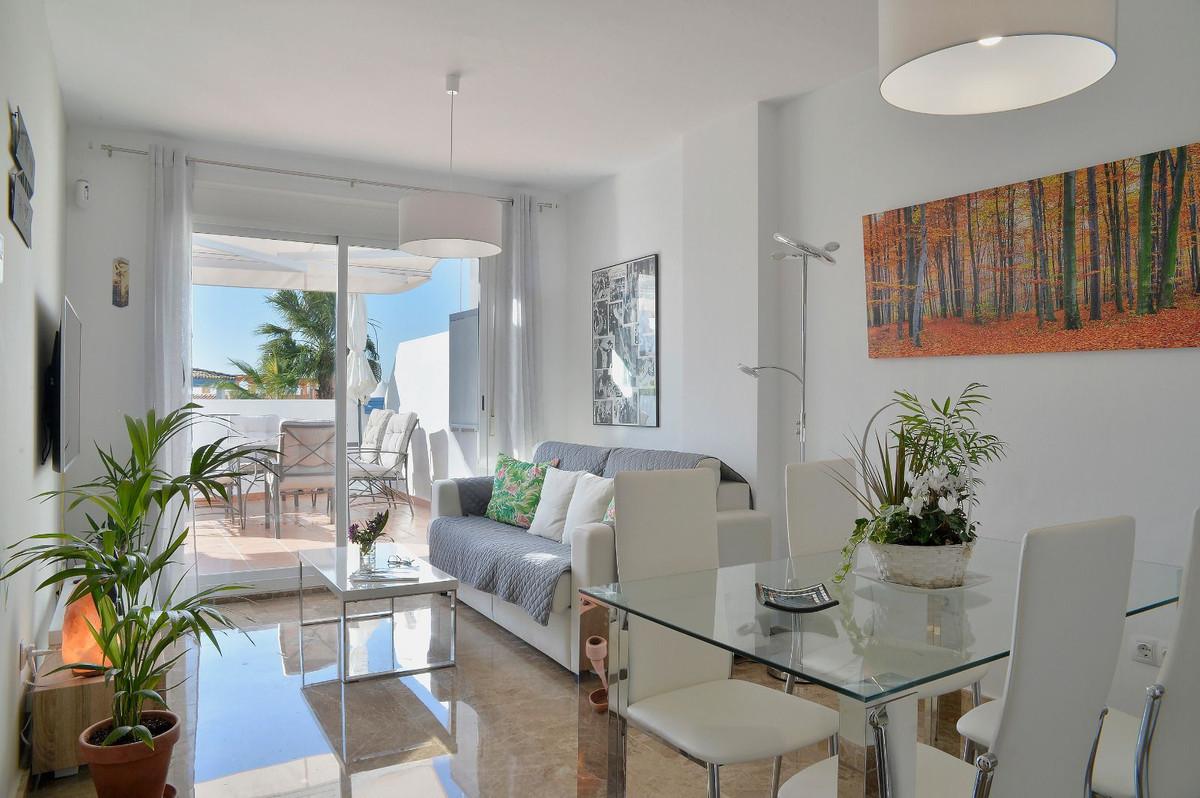 Apartment Penthouse in Estepona
