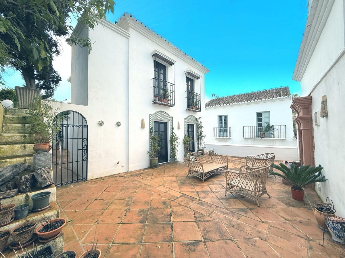 Villa Semi Detached in Marbella