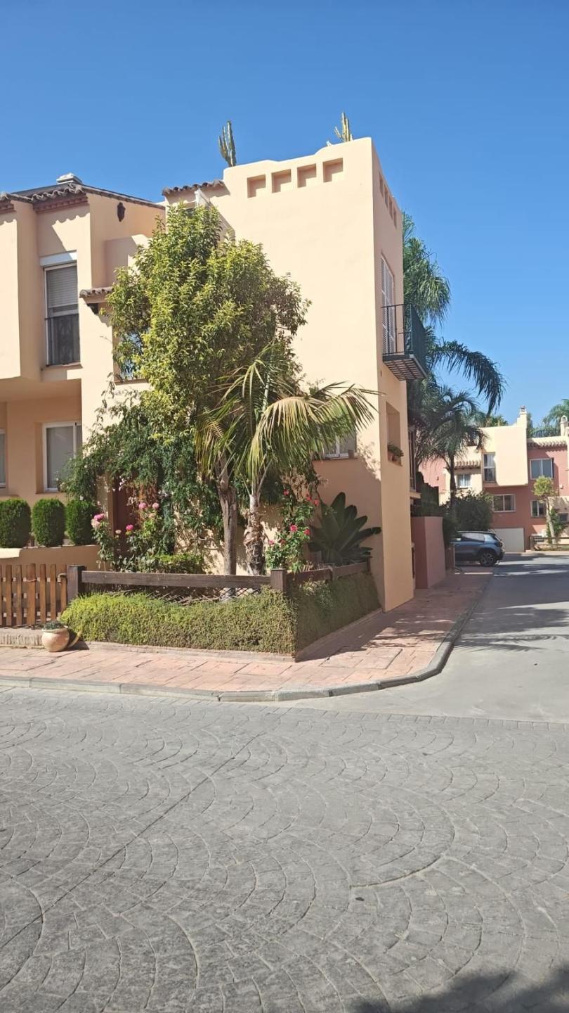Villa Semi Detached in Nueva Andalucía