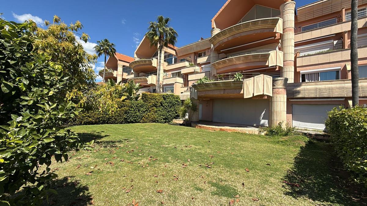 Apartment Ground Floor in Nueva Andalucía