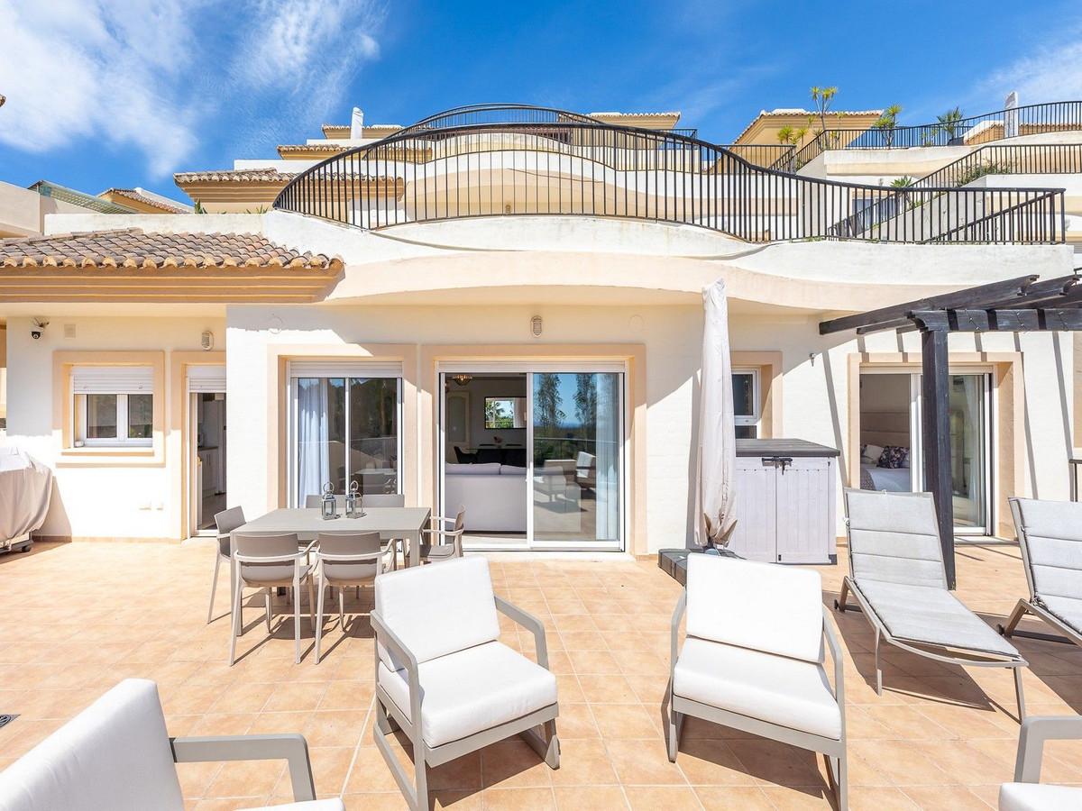 Apartment Middle Floor in San Roque Club