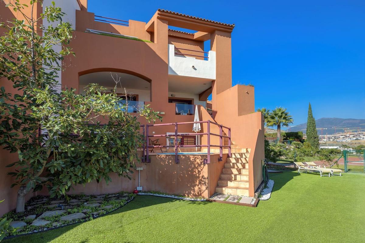 Villa Semi Detached in El Paraiso