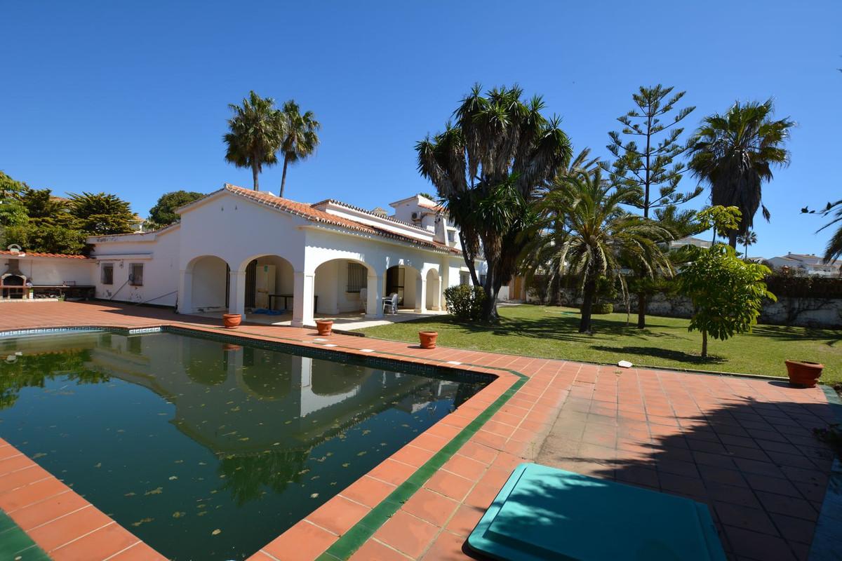 Villa Detached in Elviria