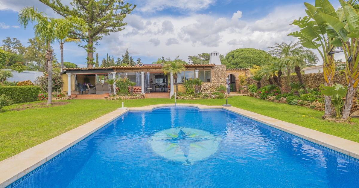 Villa Detached in Las Chapas