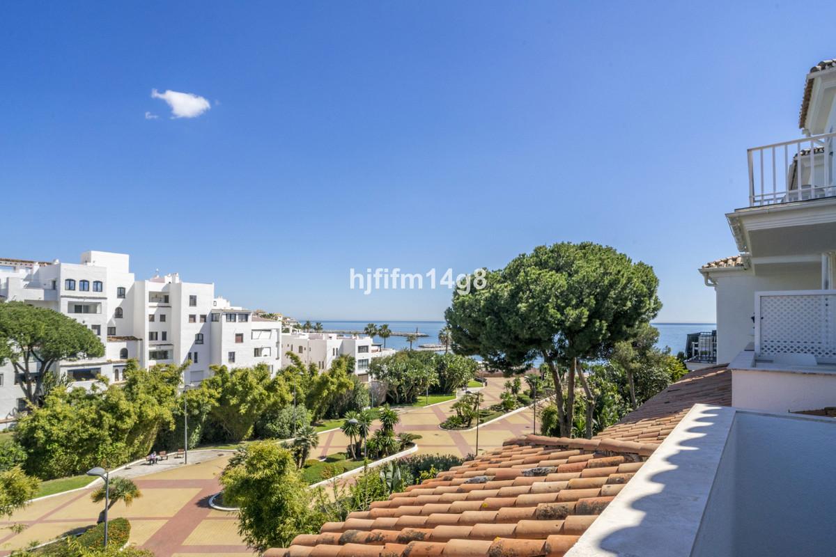 Apartment Middle Floor in Puerto Banús