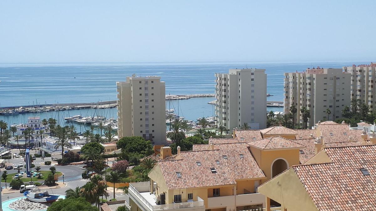 Apartment Middle Floor in Estepona