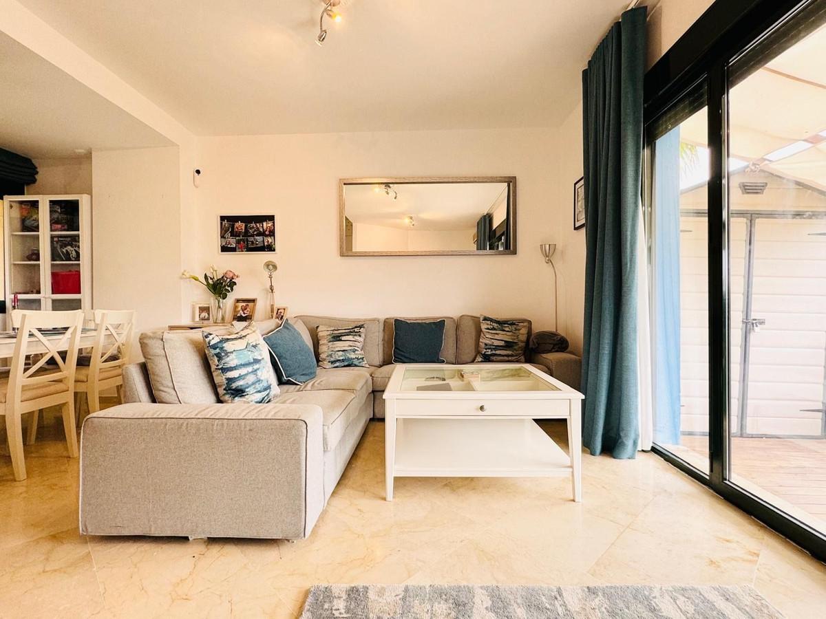 Villa Semi Detached in La Duquesa