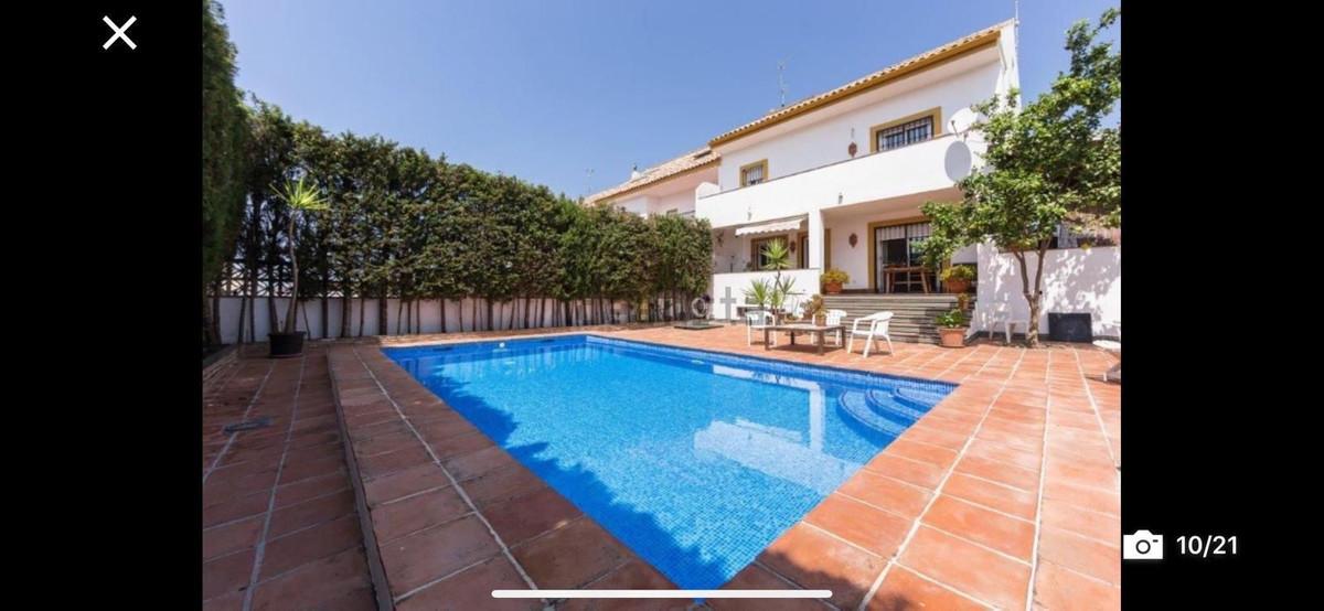 Villa Semi Detached in San Pedro de Alcántara
