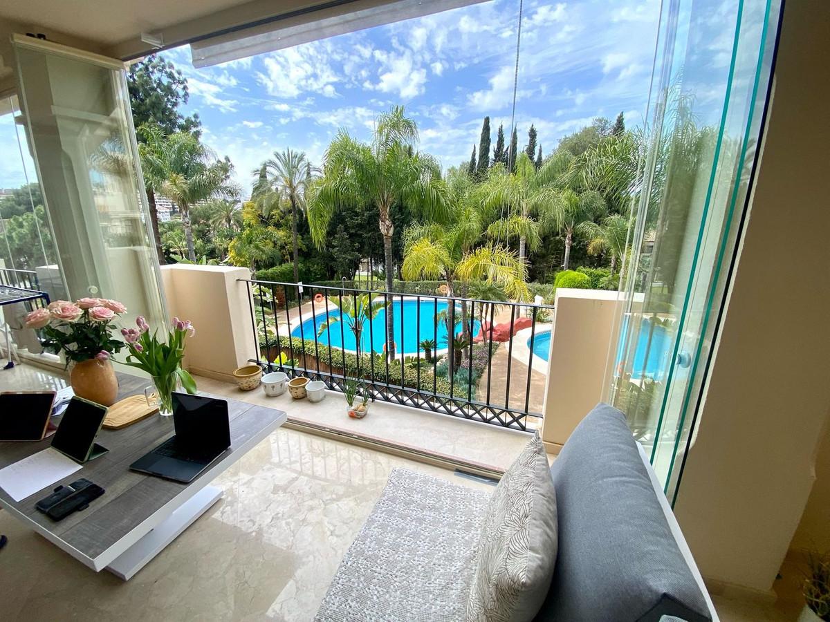 Apartment Middle Floor in Nueva Andalucía