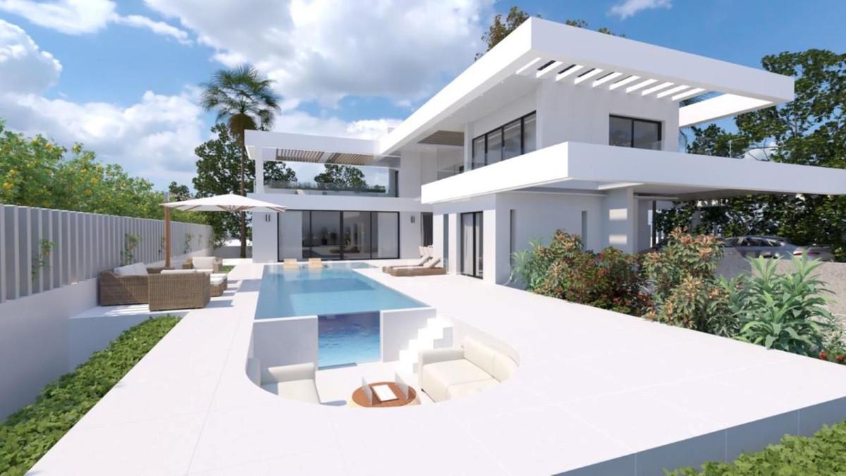 House Detached Villa in Estepona