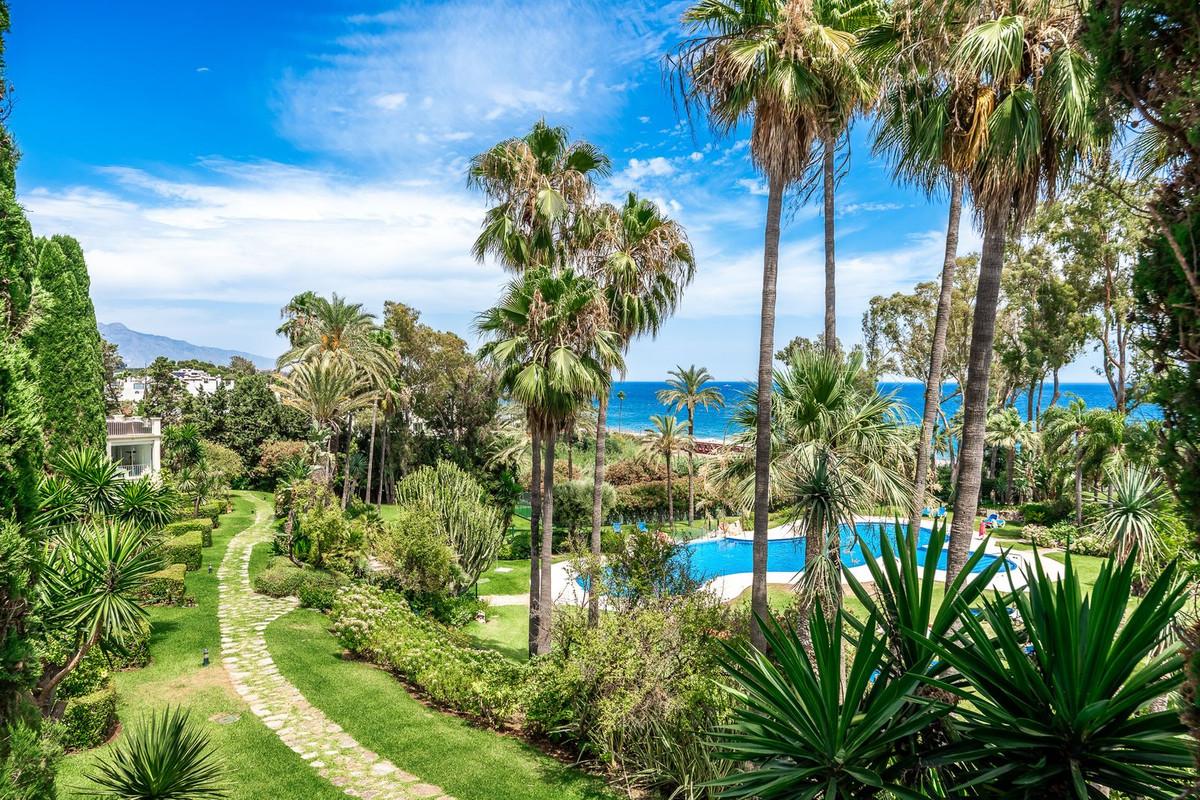 Townhouse Terraced in New Golden Mile