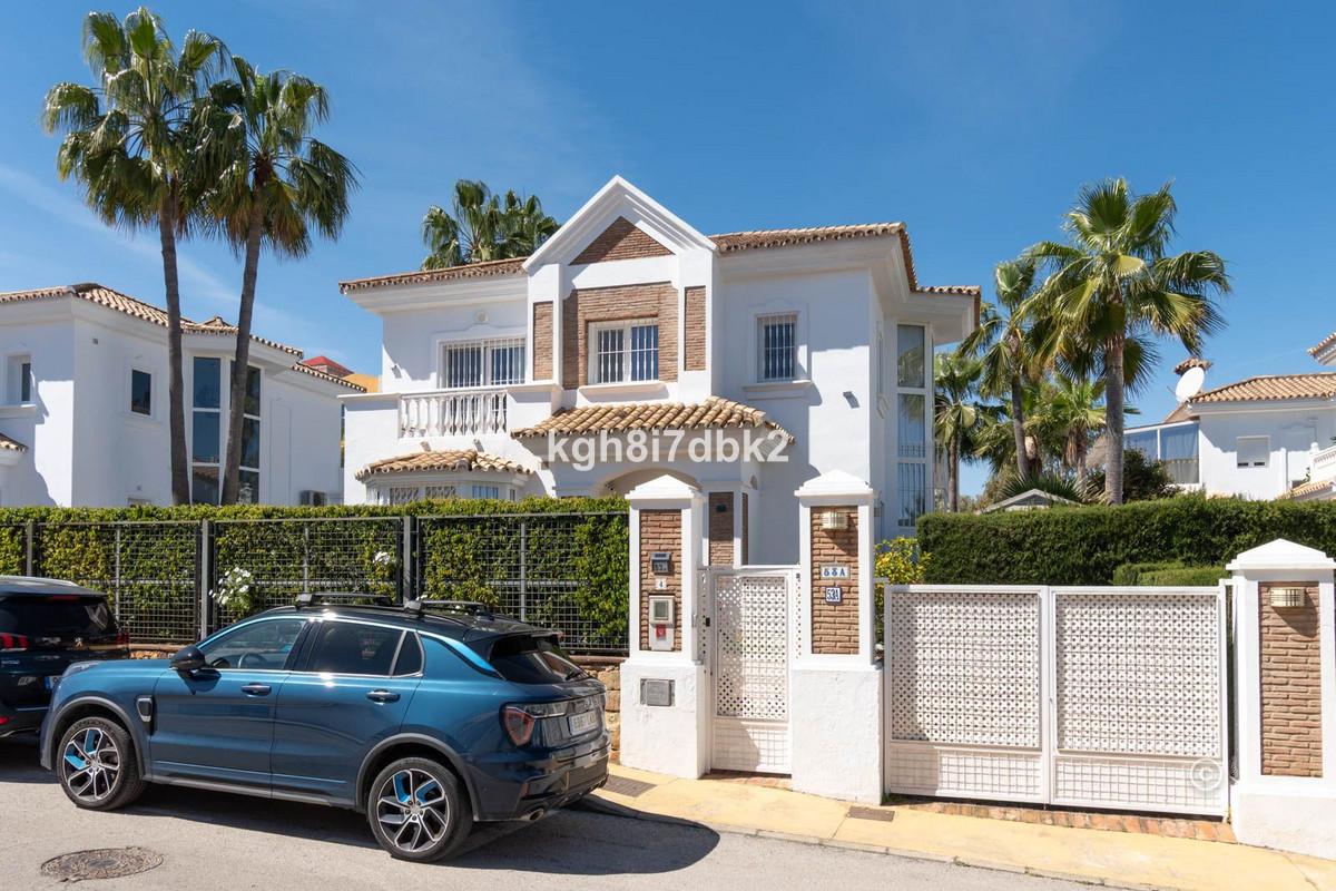 Villa Detached in Estepona