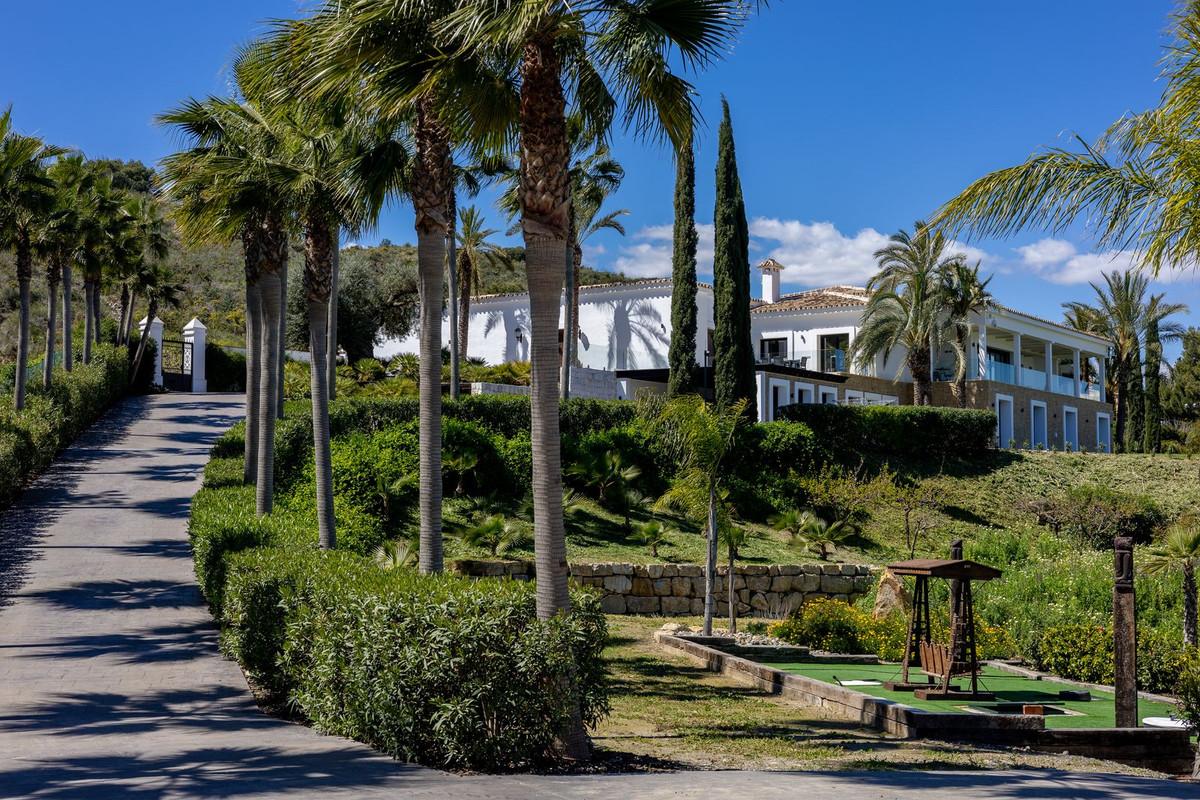 Villa Detached in Coín