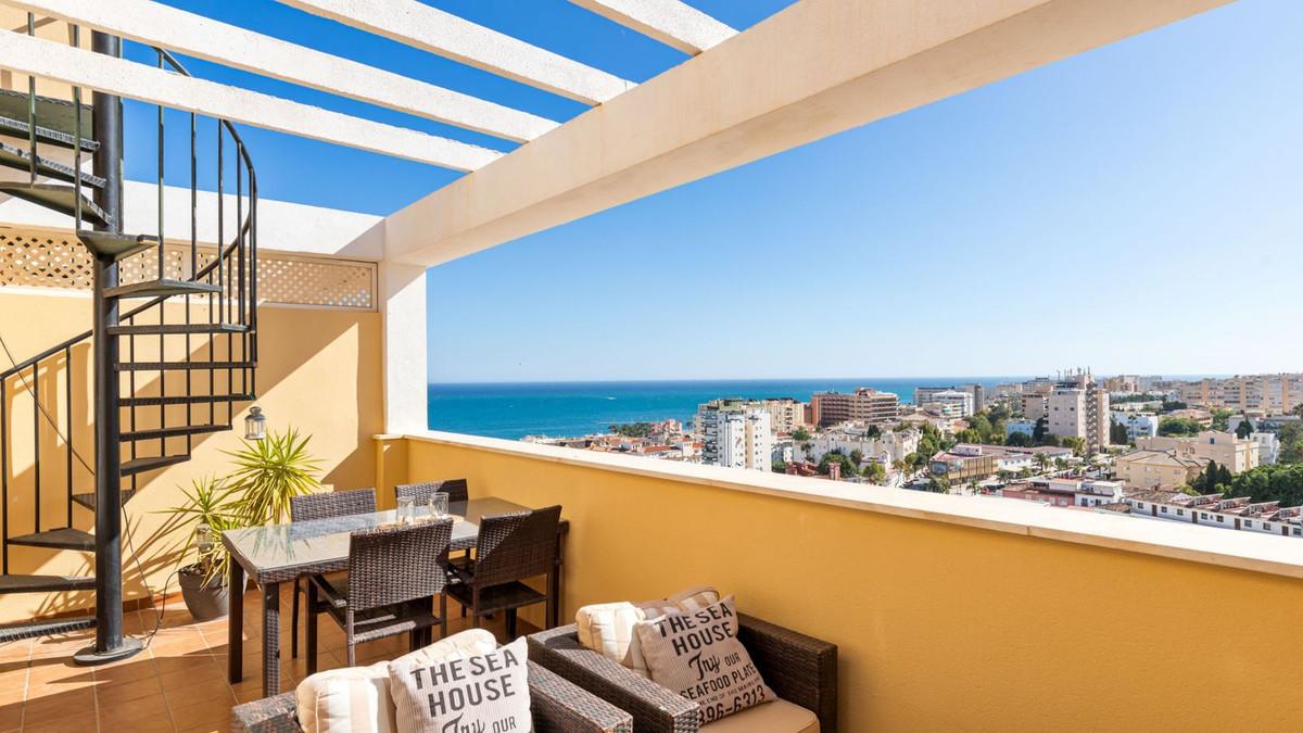 Apartment Penthouse in Montemar