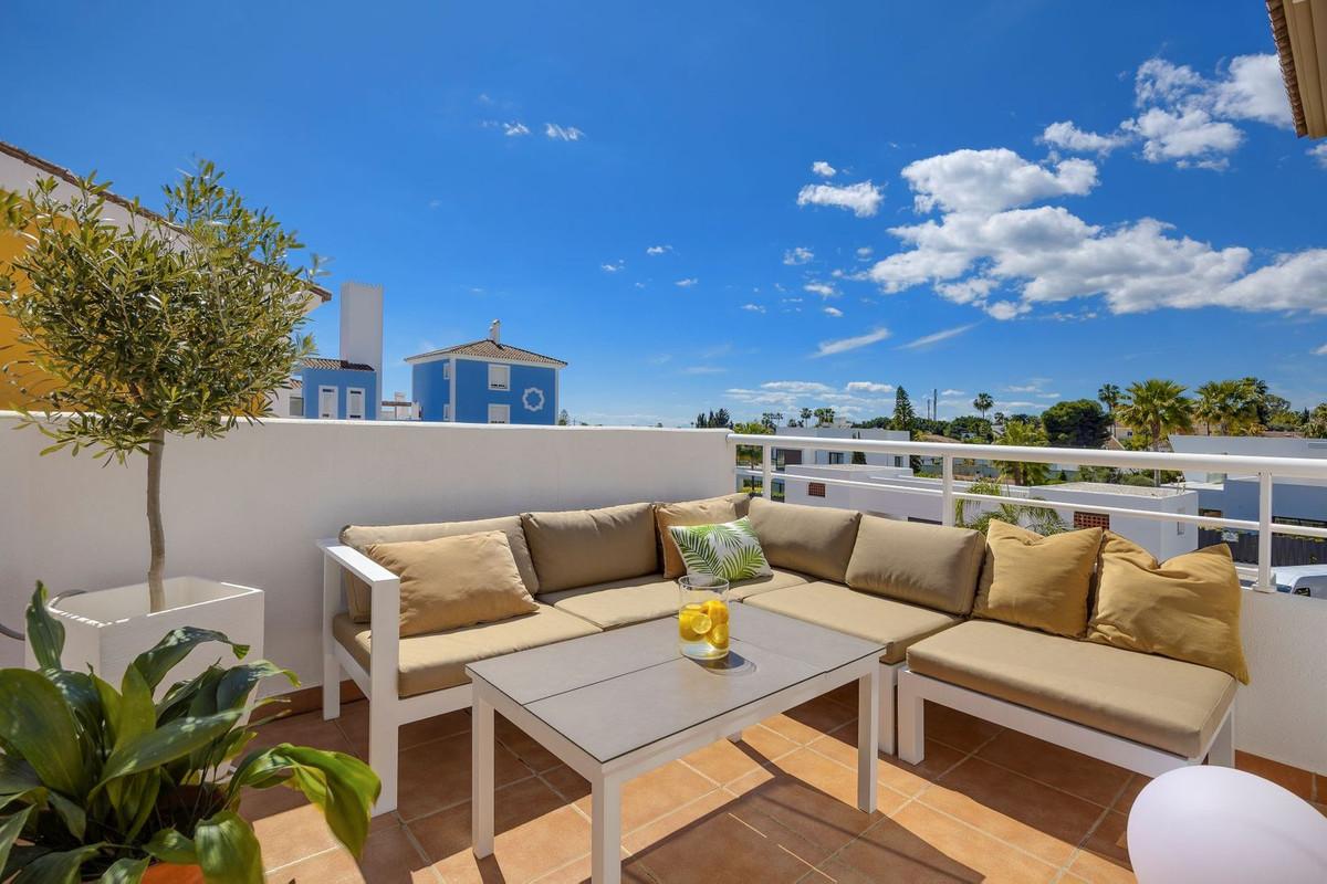 Apartment Penthouse in El Paraiso