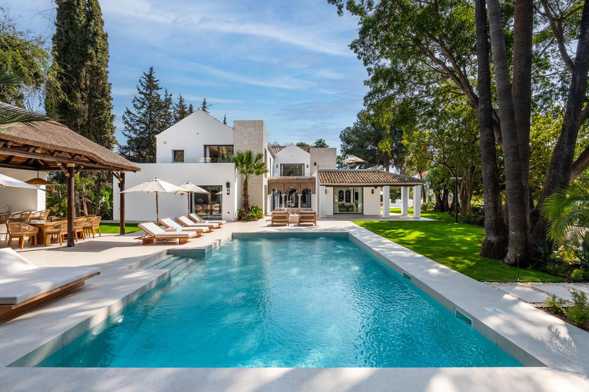 Villa Detached in Nueva Andalucía