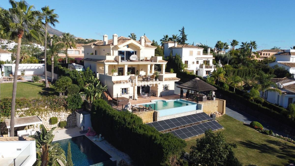 Villa Detached in Nueva Andalucía