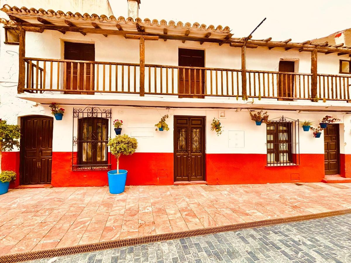 Plot Commercial in Estepona