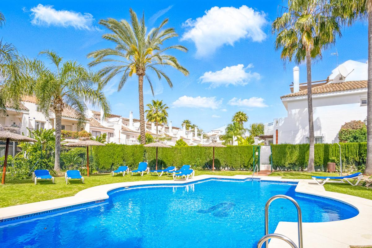 Townhouse Terraced in Nueva Andalucía