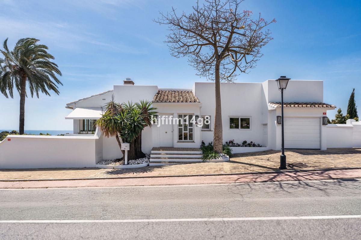 Villa Detached in Nueva Andalucía