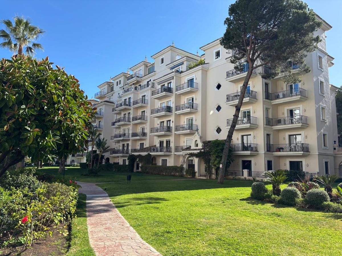 Apartment Middle Floor in Nueva Andalucía