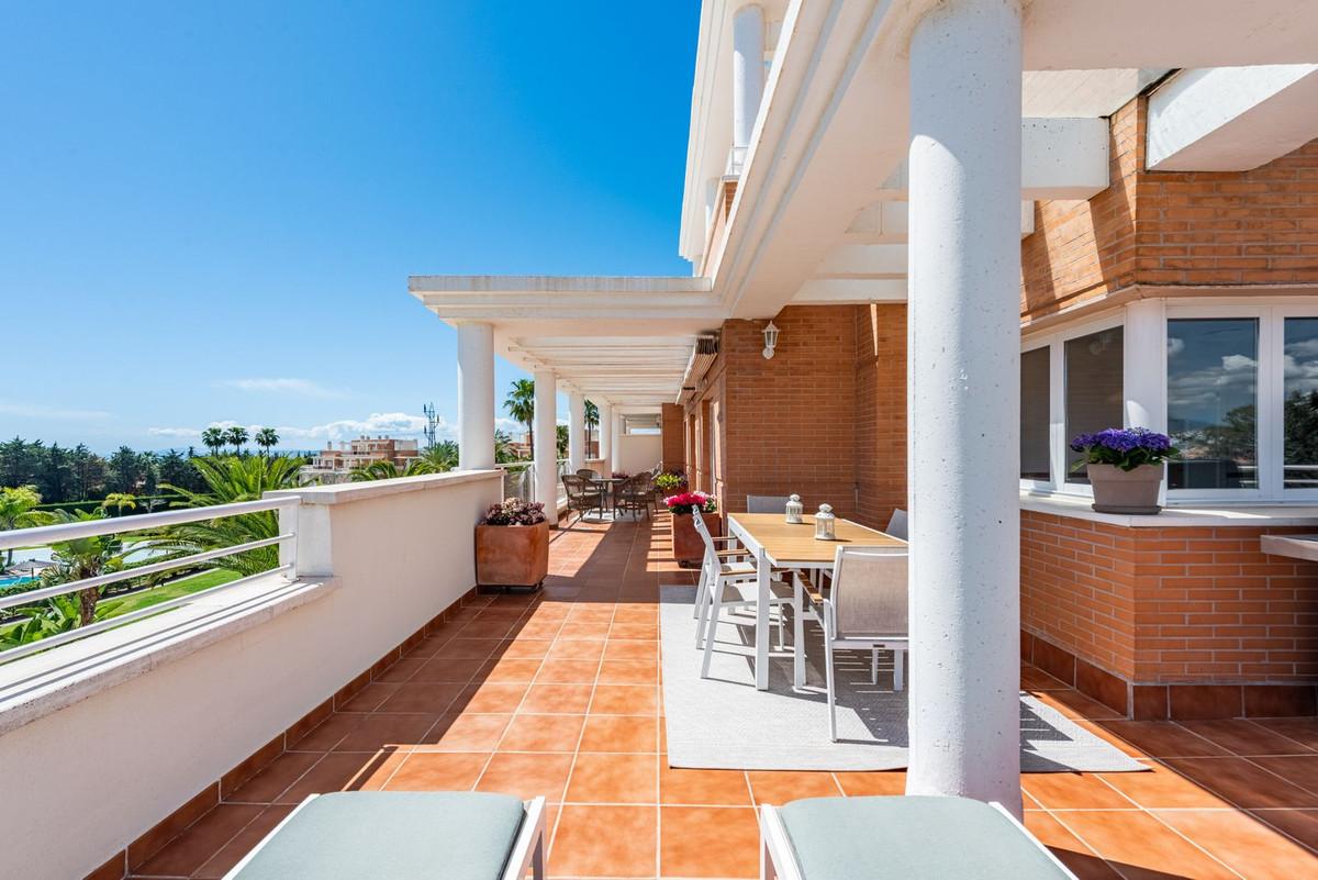 Apartment Penthouse Duplex in Estepona