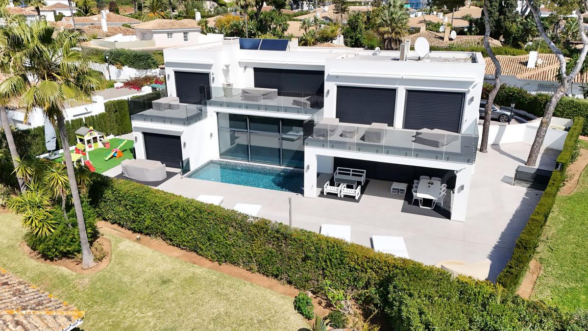 Villa Detached in Los Monteros