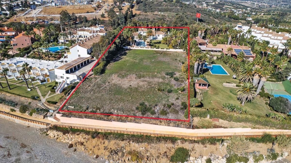 Plot Residential in Estepona
