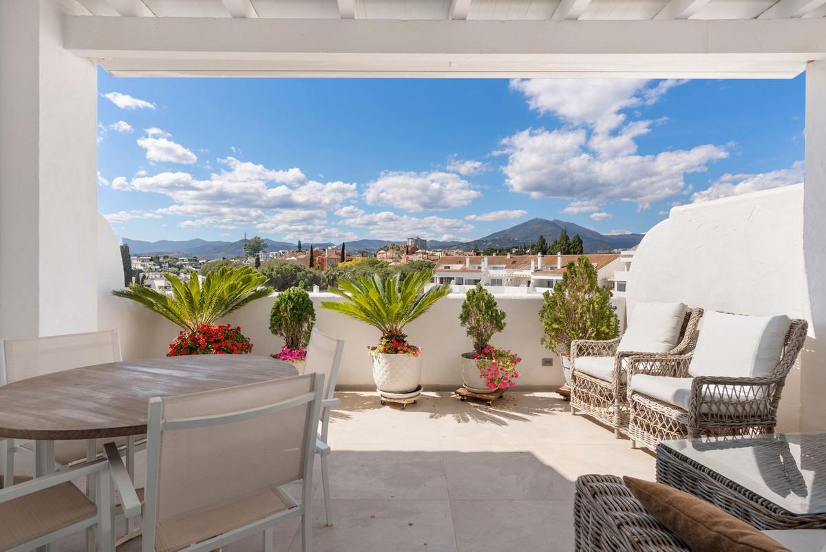 Apartment Penthouse Duplex in Nueva Andalucía