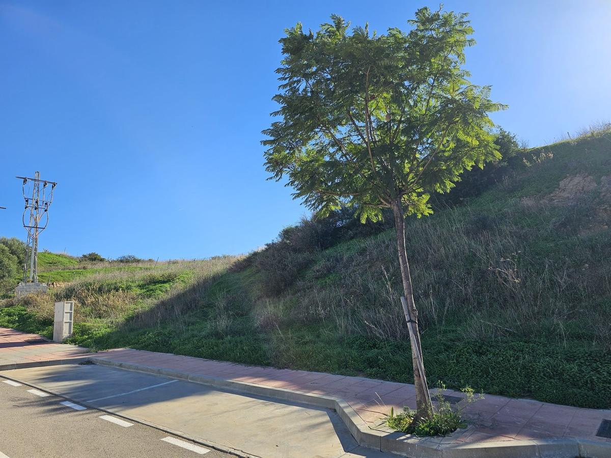 Plot Residential in Valle Romano