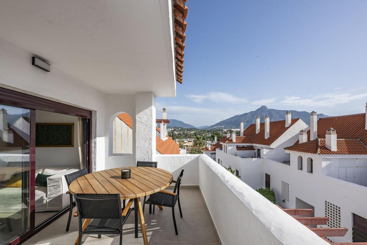 Apartment Middle Floor in Nueva Andalucía