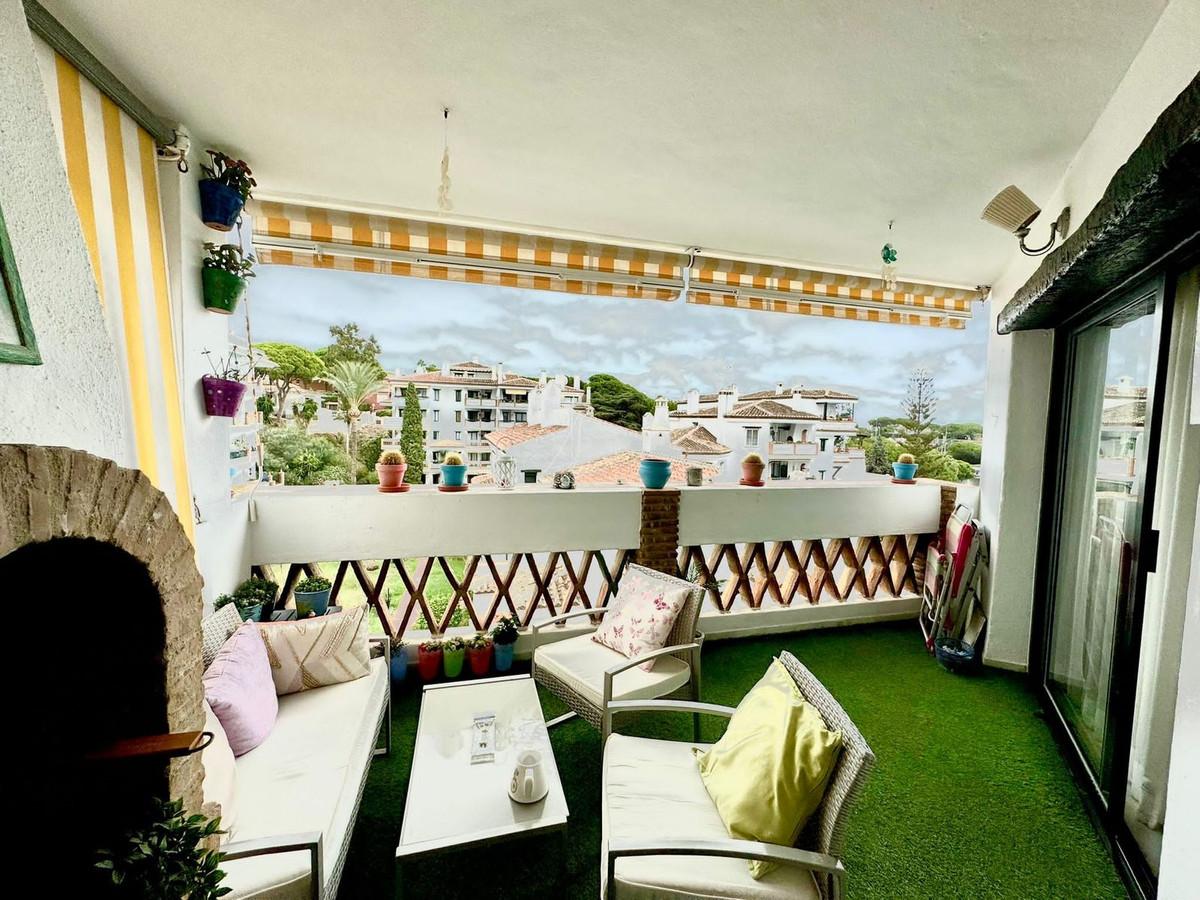 Apartment Middle Floor in Calahonda