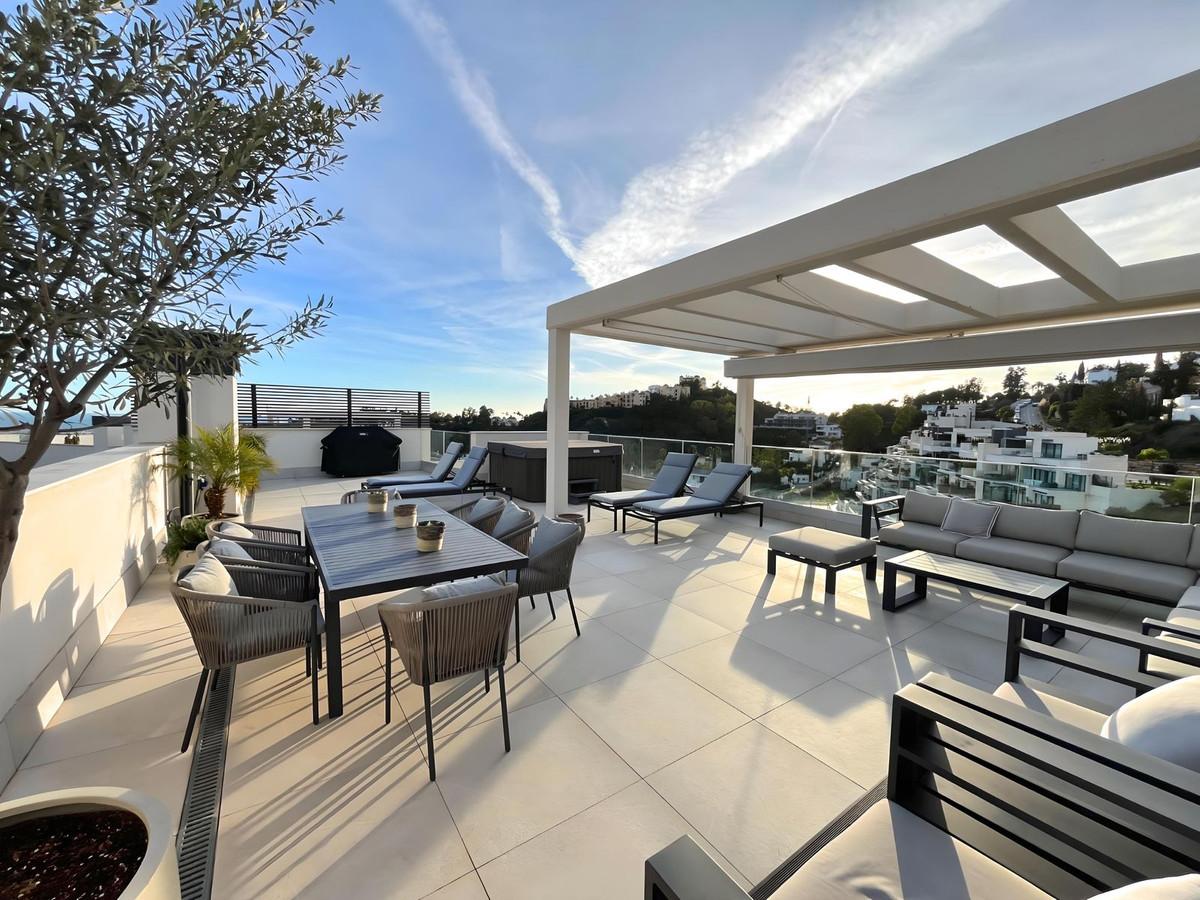 Apartment Penthouse in Benahavís