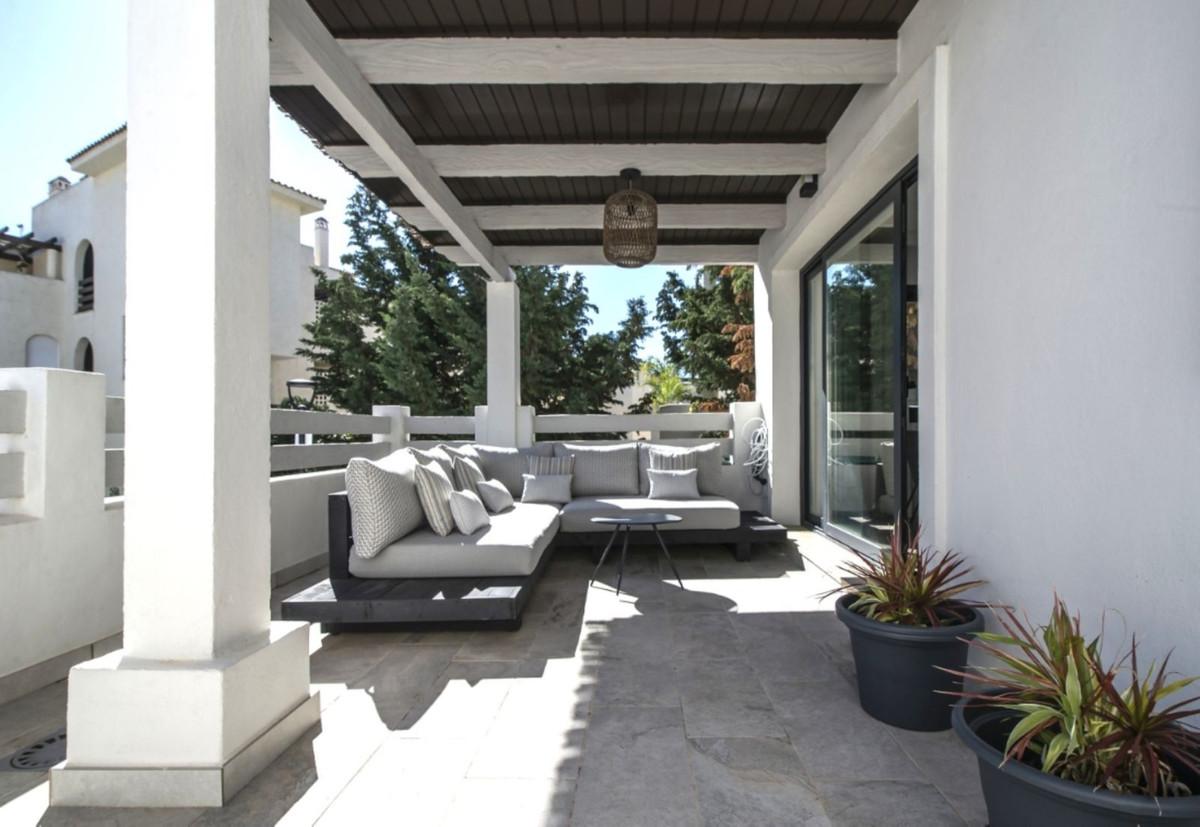 Townhouse Terraced in El Paraiso