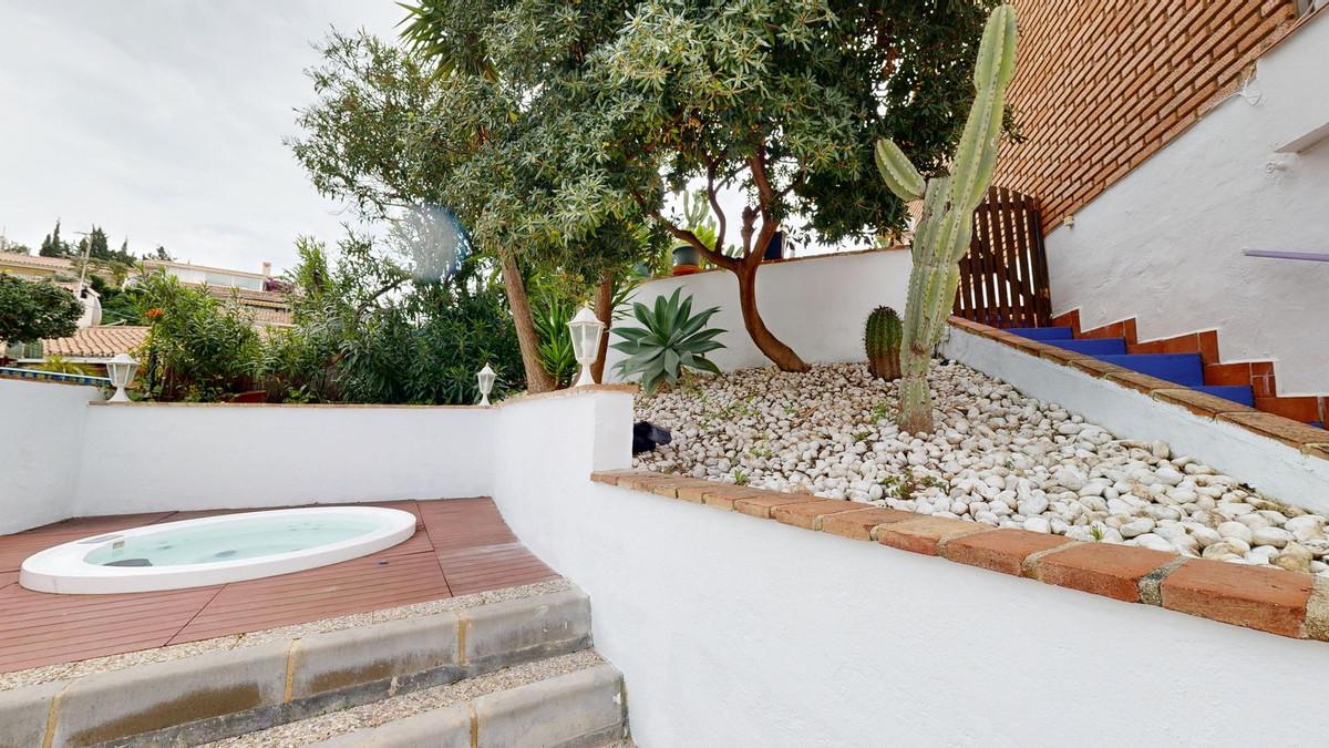 Villa Semi Detached in Fuengirola