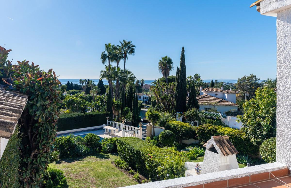 Townhouse Terraced in El Paraiso