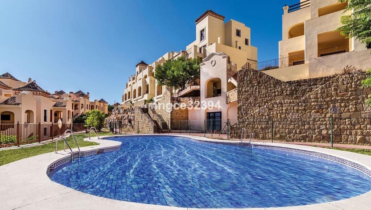 Apartment Penthouse in Estepona